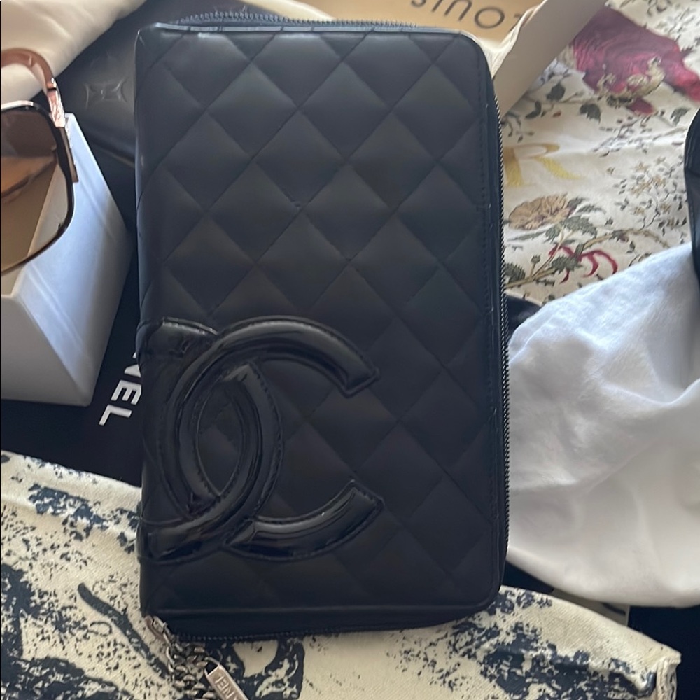 CHANEL Black Quilted Zipper Wallet